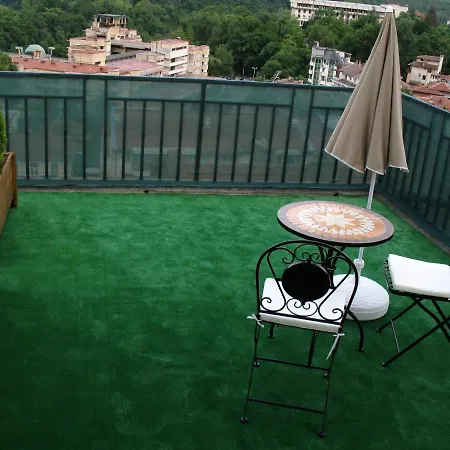 Leon Rent Studio 8 *