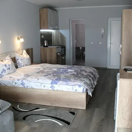 Leon Rent Studio 8 *